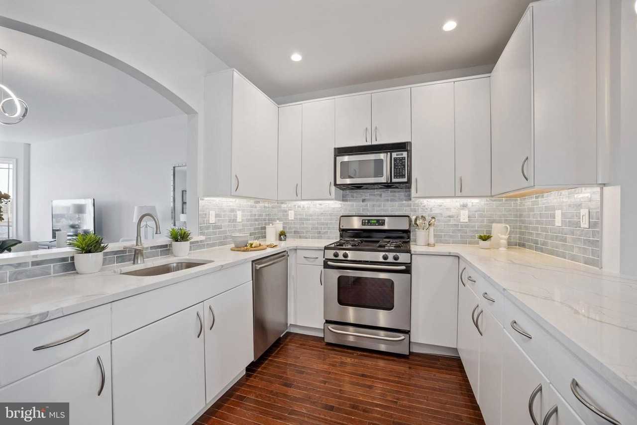 133 Merion Ave - Photo 3 of 9