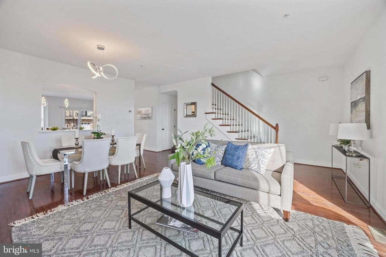 133 Merion Ave - Photo 4 of 9
