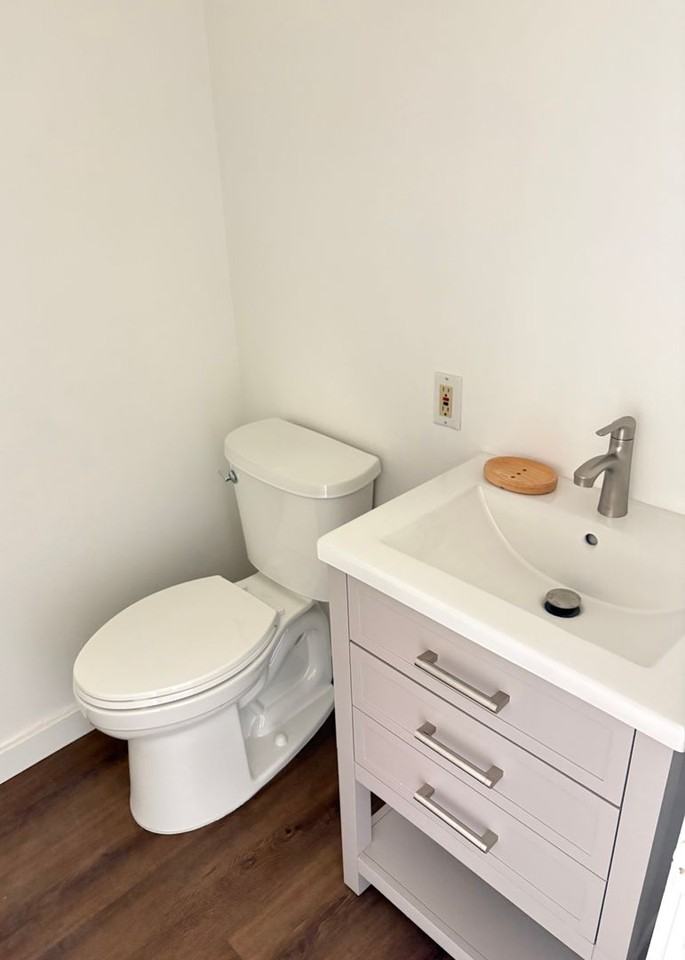 208 Pearl St #I - Photo 4 of 24