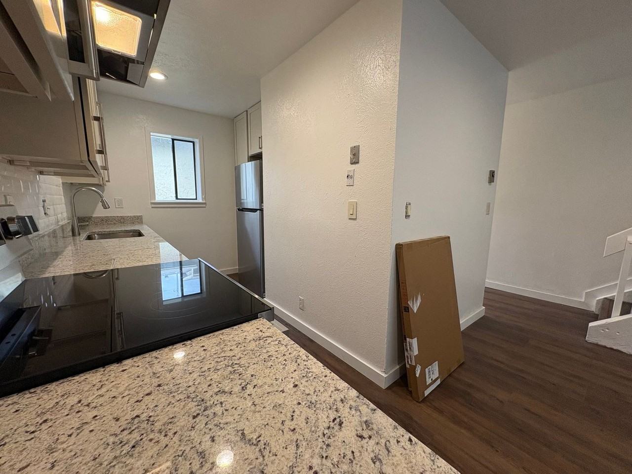 208 Pearl St #I - Photo 6 of 24