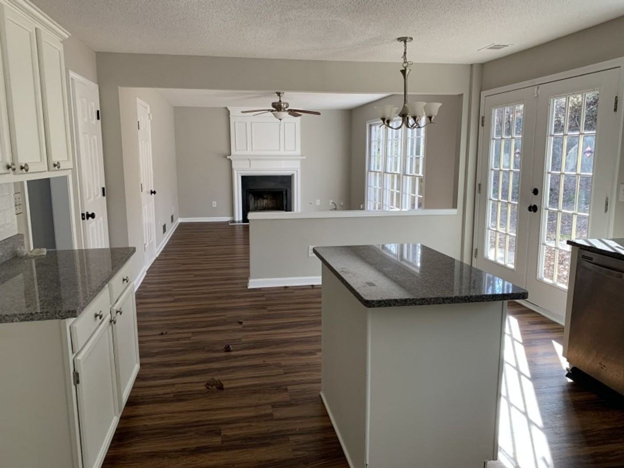 11020 Egmont Dr - Photo 3 of 21