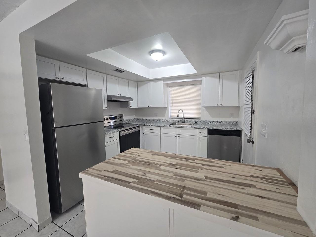 310 Clark St - Photo 4 of 15