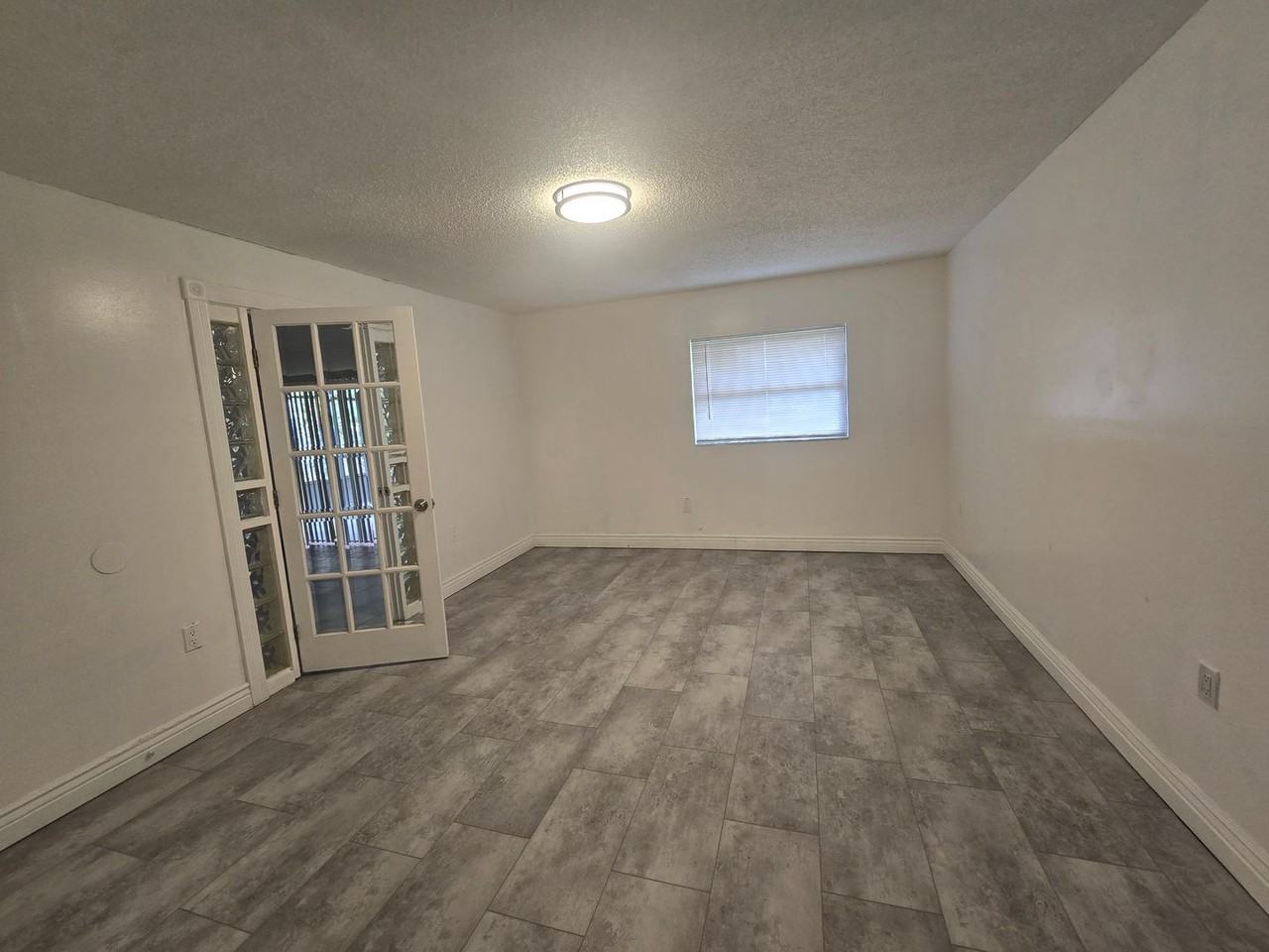 310 Clark St - Photo 7 of 15