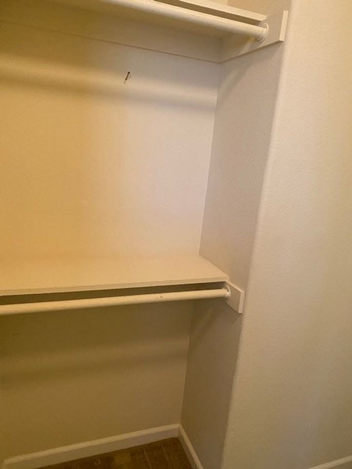 553 Eskaton Cir - Photo 3 of 18