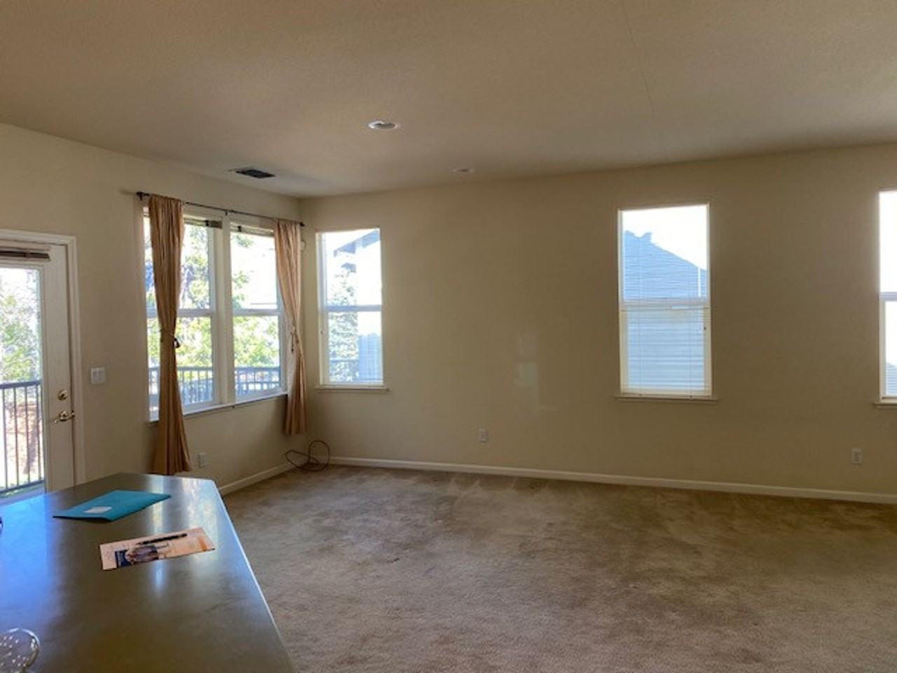 553 Eskaton Cir - Photo 5 of 18