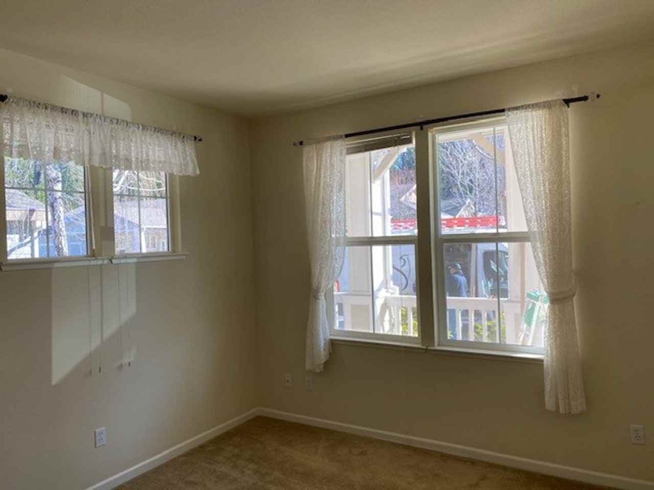 553 Eskaton Cir - Photo 4 of 18