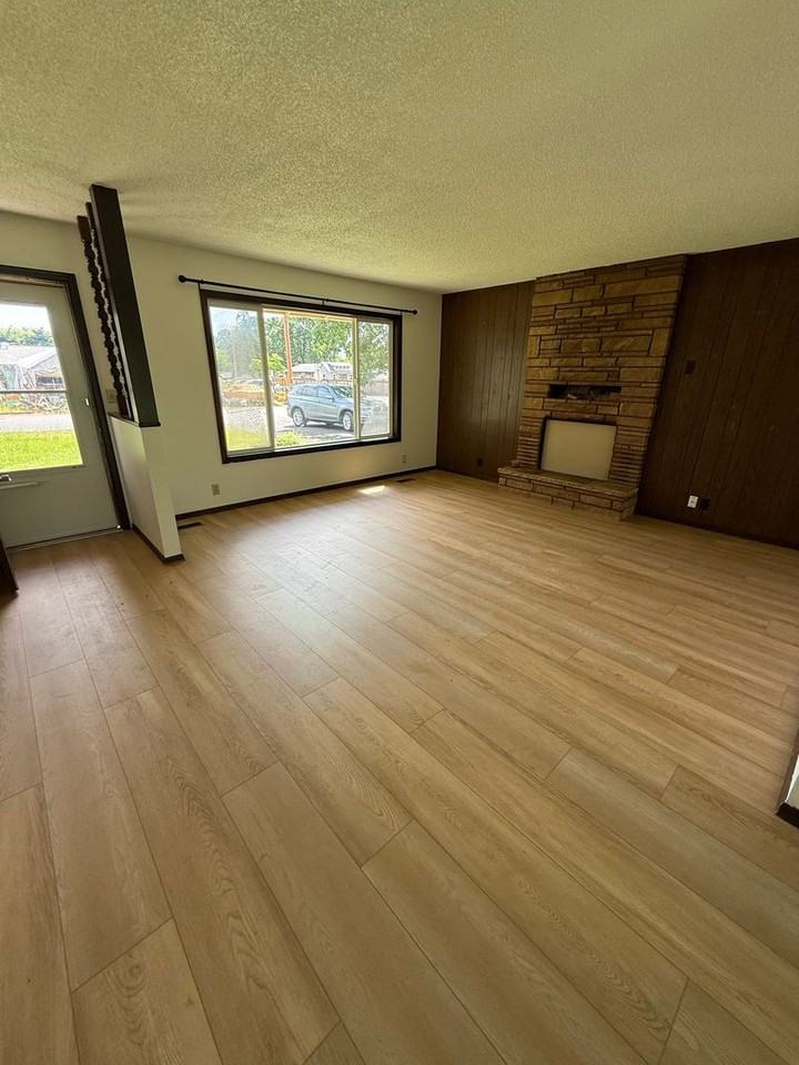 495 S 13th St - Photo 2 of 7