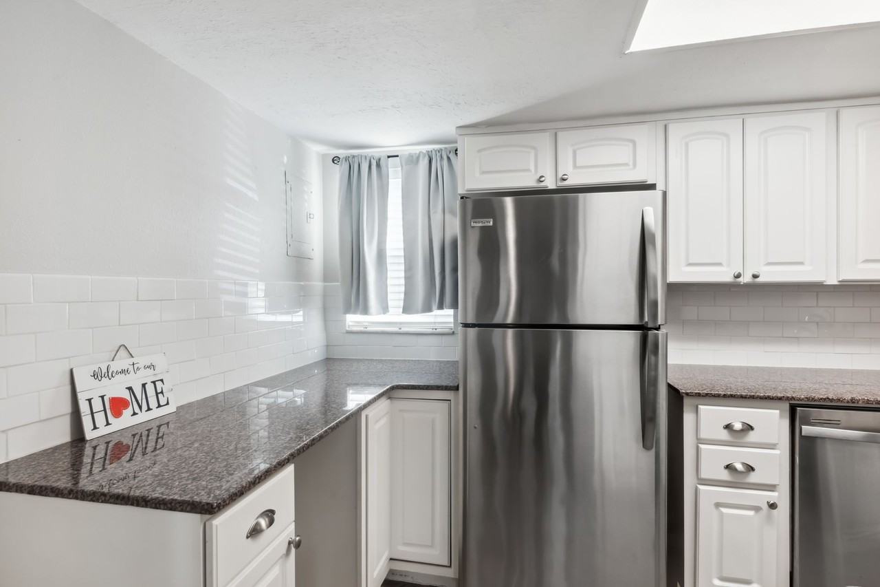 4609 W North B St #111 - Photo 3 of 50