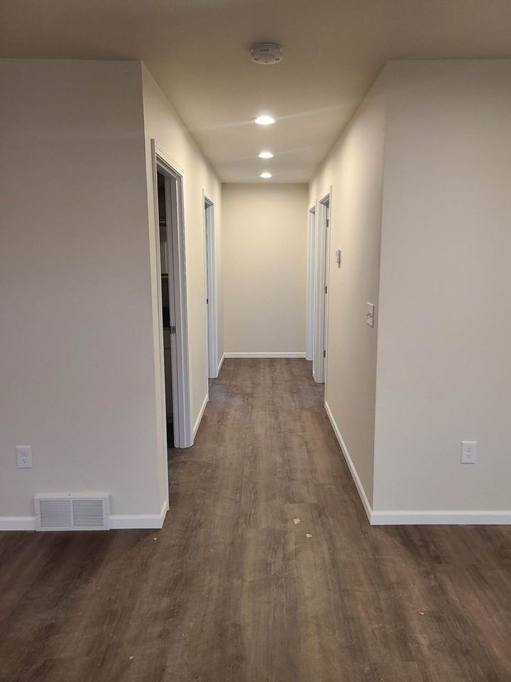 4923 Well Rd - Photo 2 of 10