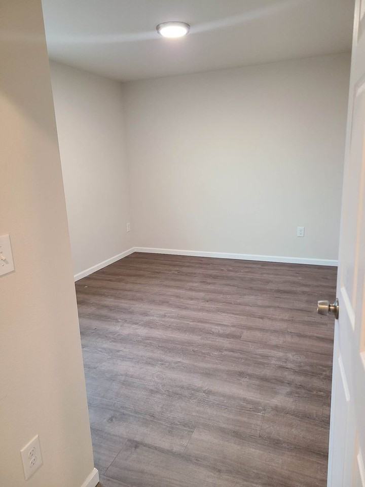 4923 Well Rd - Photo 3 of 10