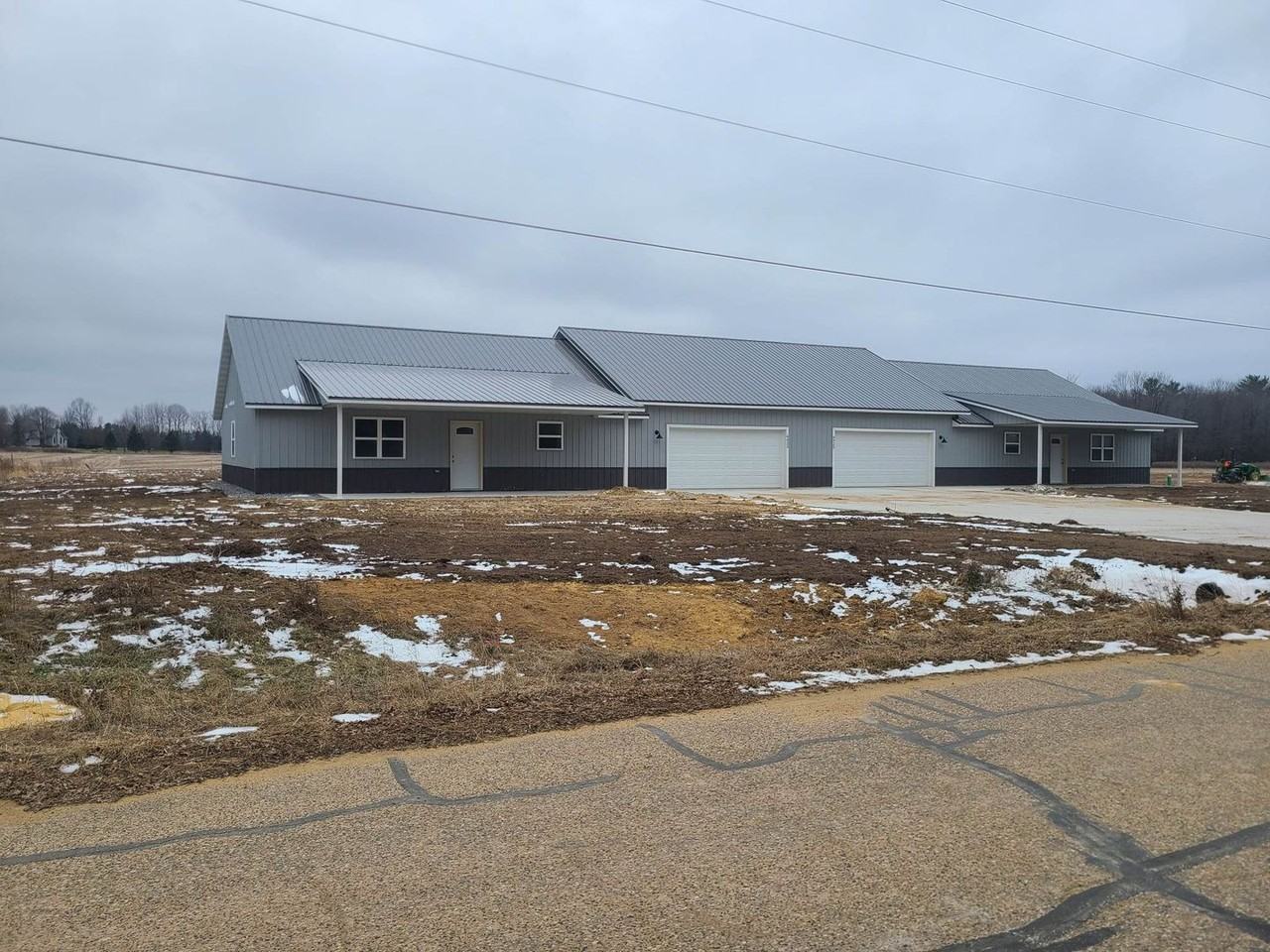 4923 Well Rd - Photo 4 of 10