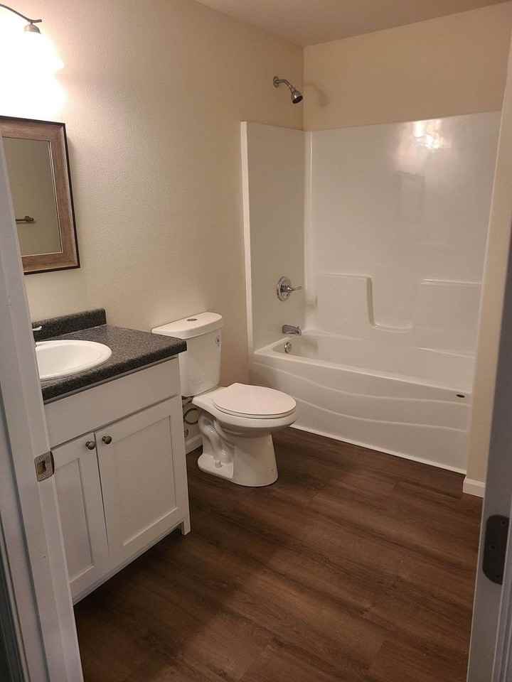 4923 Well Rd - Photo 7 of 10