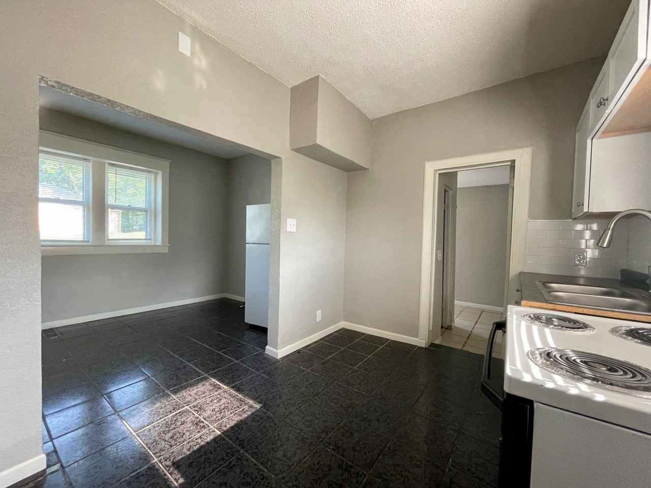 1238 Ohio Ave - Photo 3 of 6
