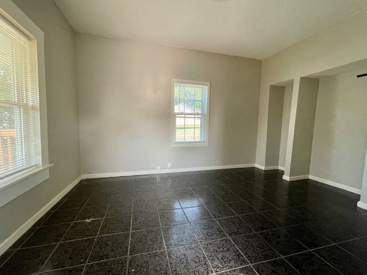 1238 Ohio Ave - Photo 4 of 6