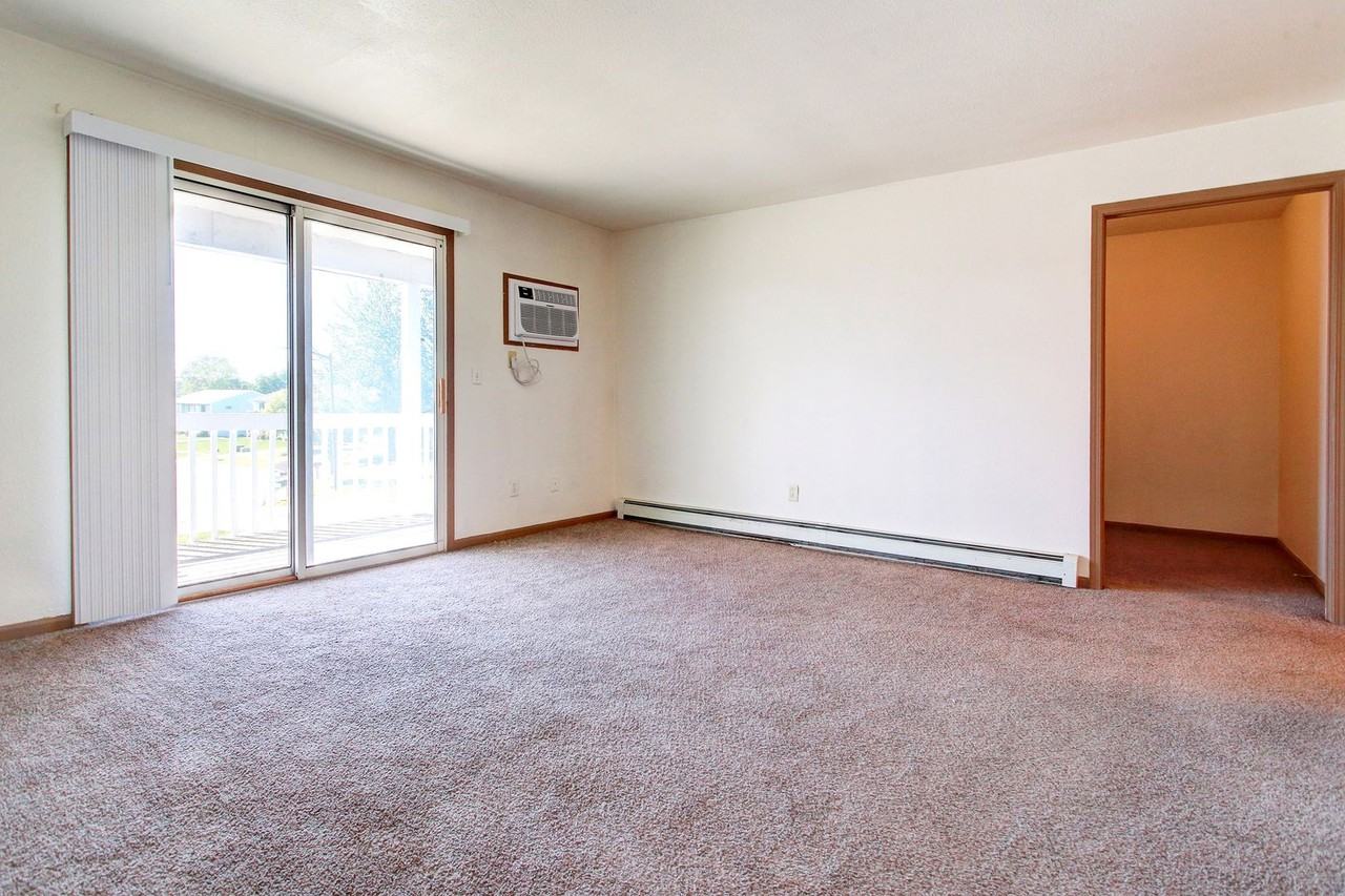 419 Stratford Way #6 - Photo 7 of 20