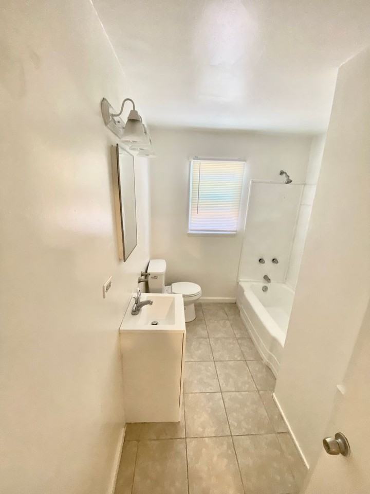 1319 Wilson Ave #E - Photo 6 of 14