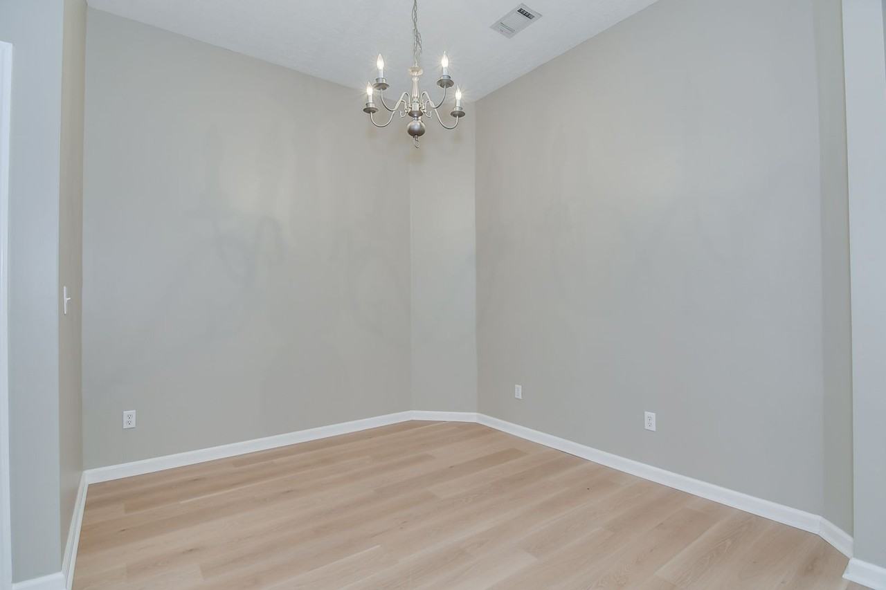539 Stirling Bridge Rd - Photo 7 of 35