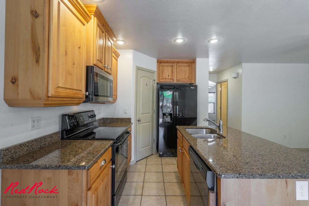 3419 S River Rd #12 - Photo 3 of 50