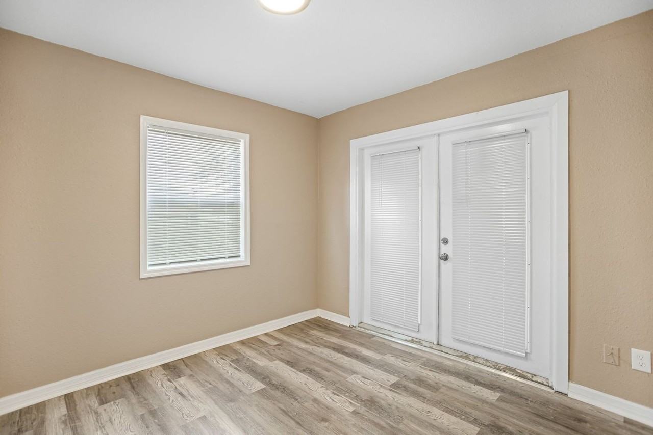 2552 27th Ave N - Photo 3 of 27