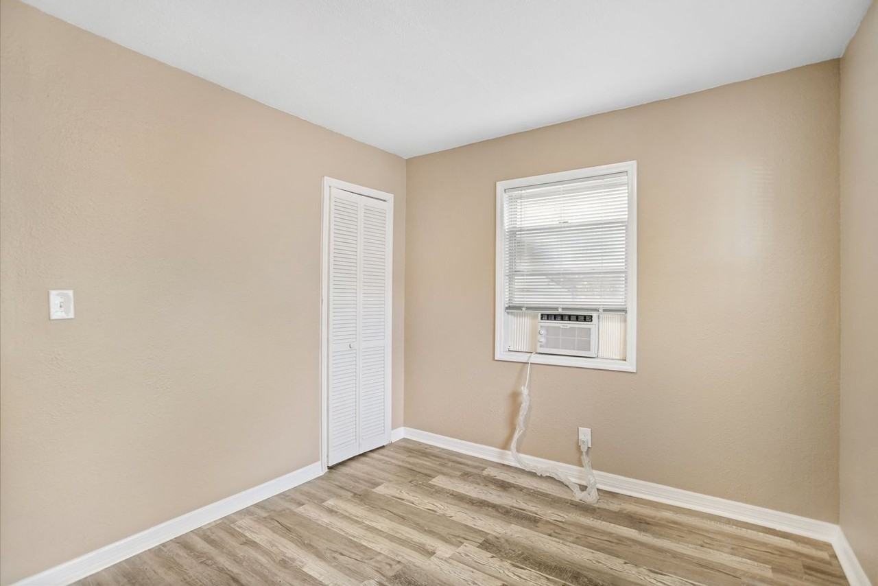 2552 27th Ave N - Photo 5 of 27