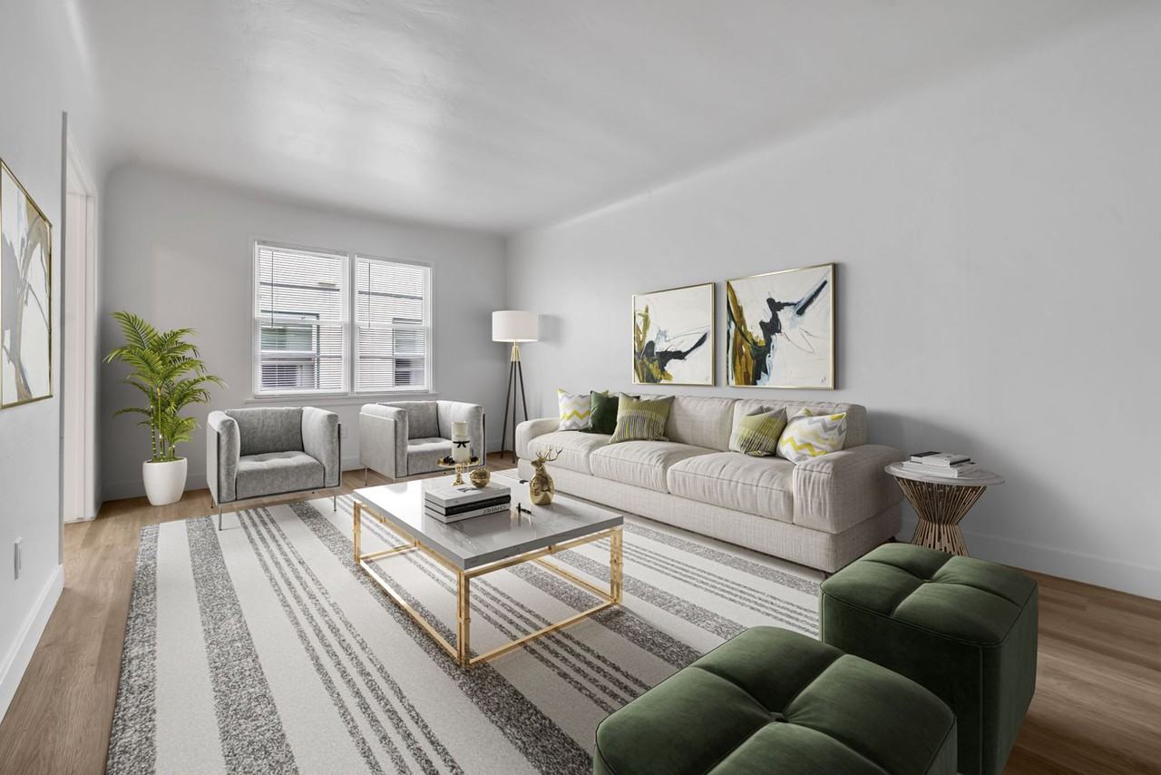 3207 E 2nd St #3 - Photo 4 of 13