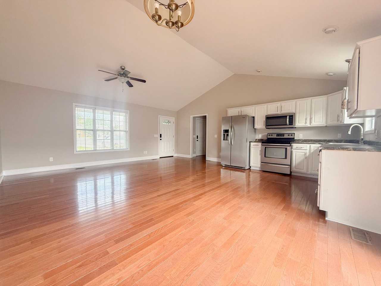2206 Mulligan Ct - Photo 3 of 23