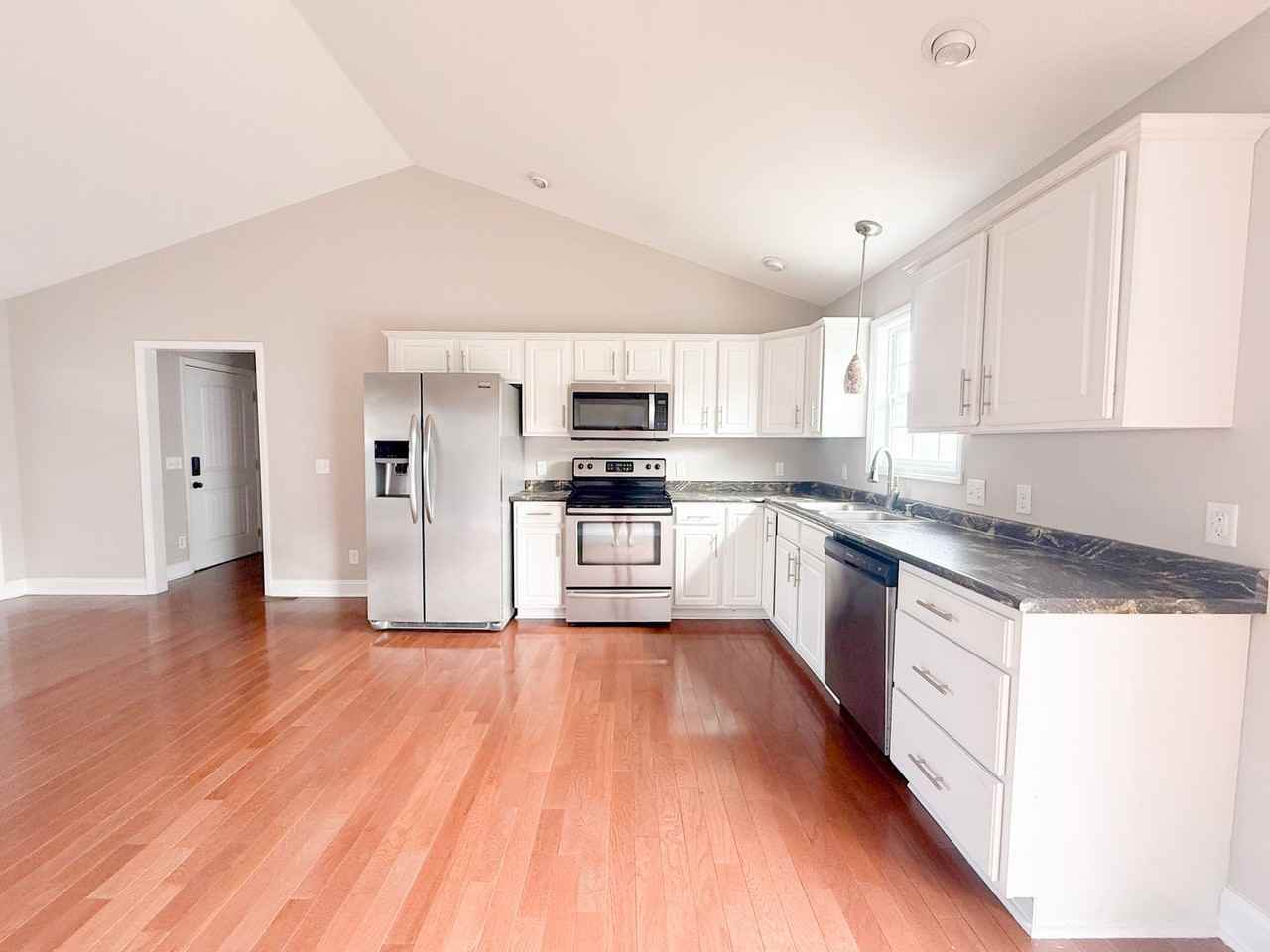 2206 Mulligan Ct - Photo 4 of 23