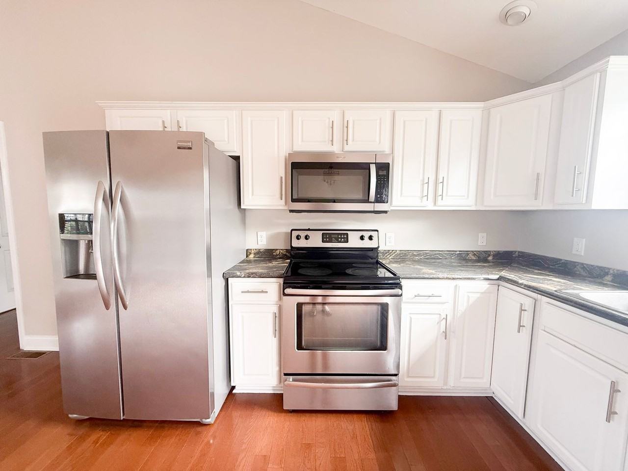 2206 Mulligan Ct - Photo 6 of 23