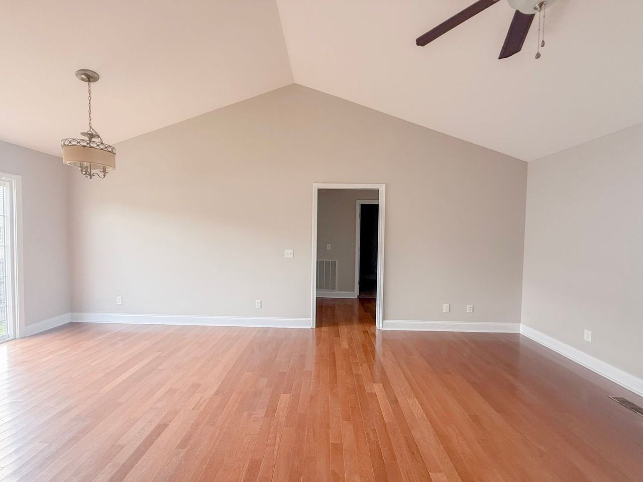 2206 Mulligan Ct - Photo 7 of 23