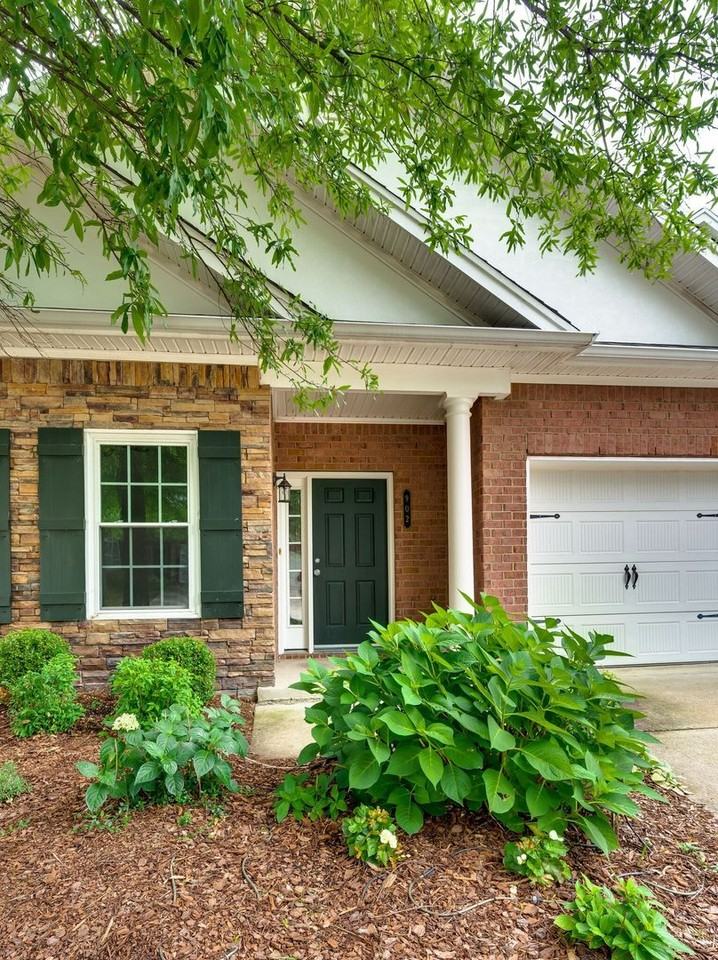 902 Catlow Ct - Photo 5 of 34