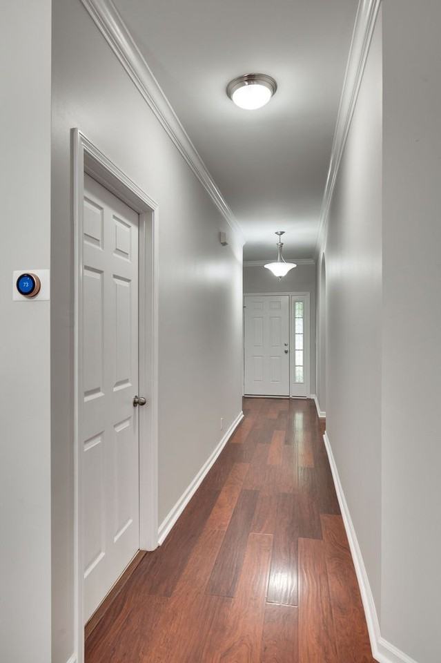 902 Catlow Ct - Photo 7 of 34