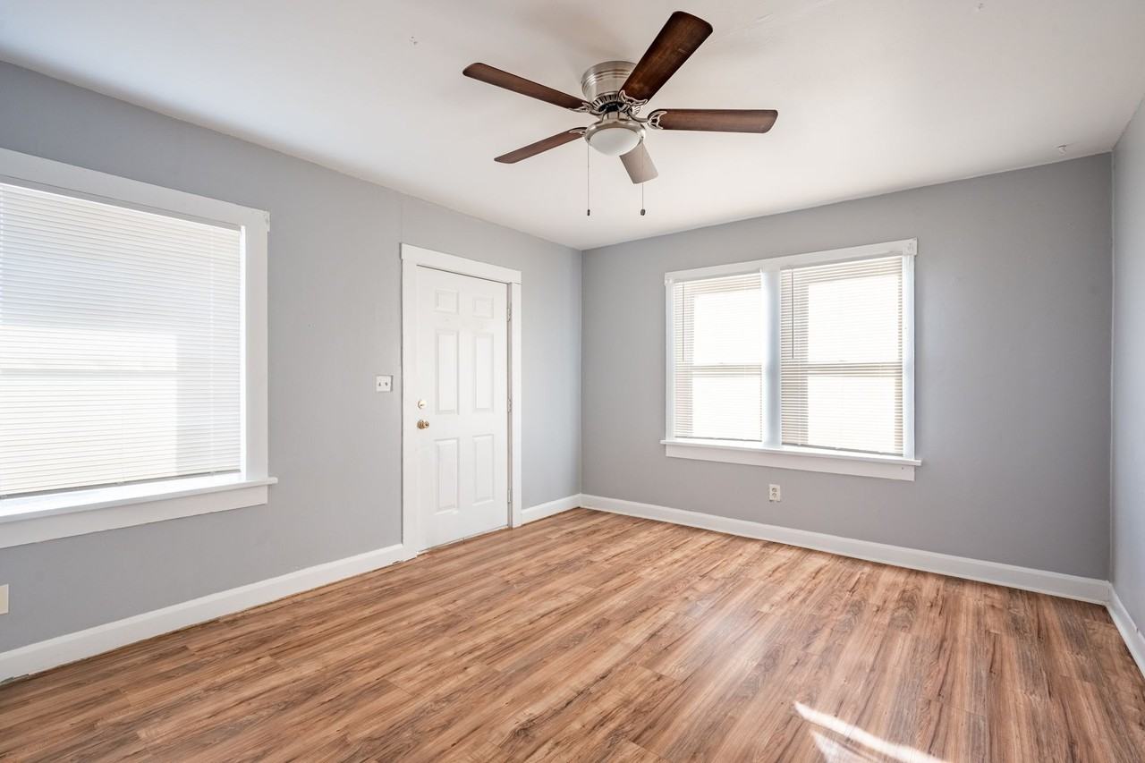 1212 SW 9th - Photo 3 of 21