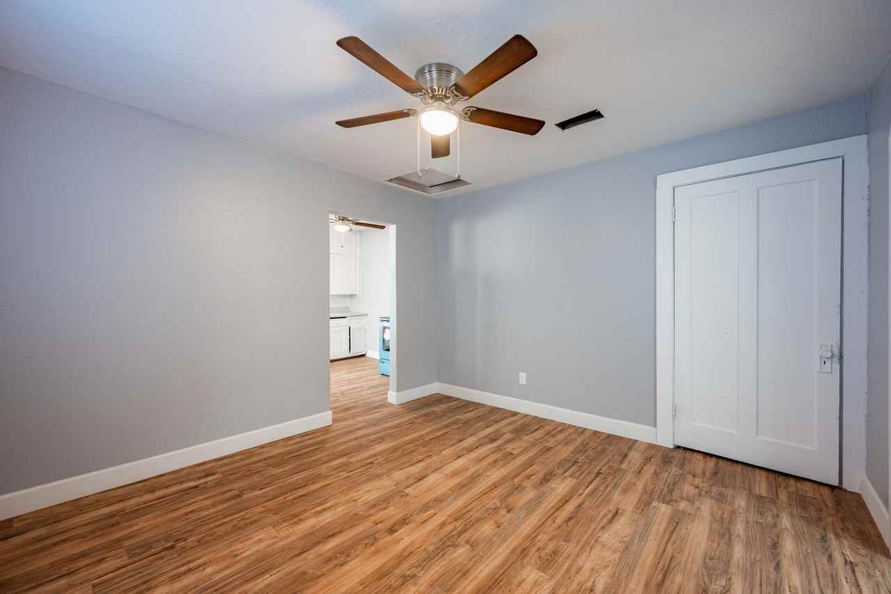 1212 SW 9th - Photo 6 of 21