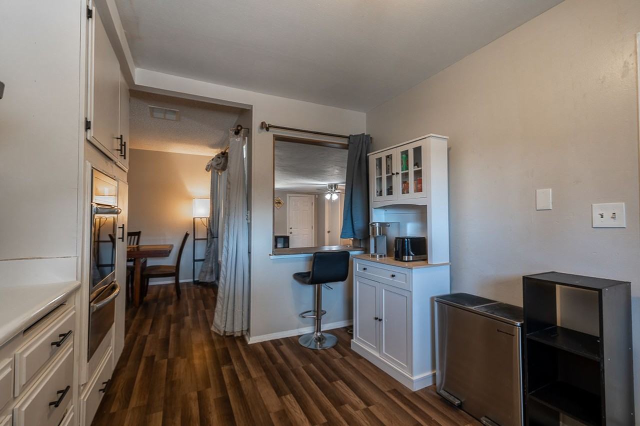 102 Mayfair St - Photo 7 of 39