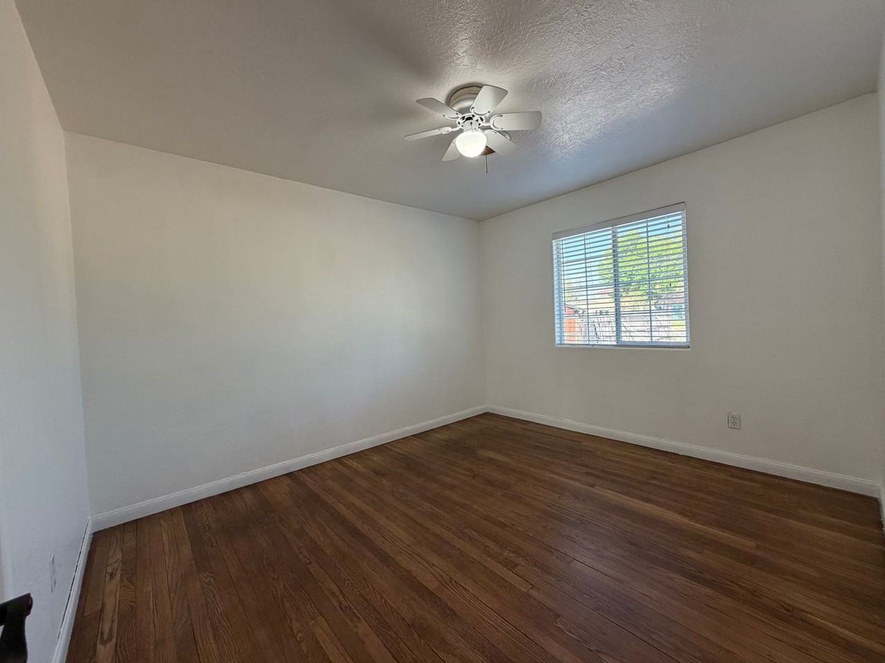 1744 N Ohio Ave - Photo 4 of 9