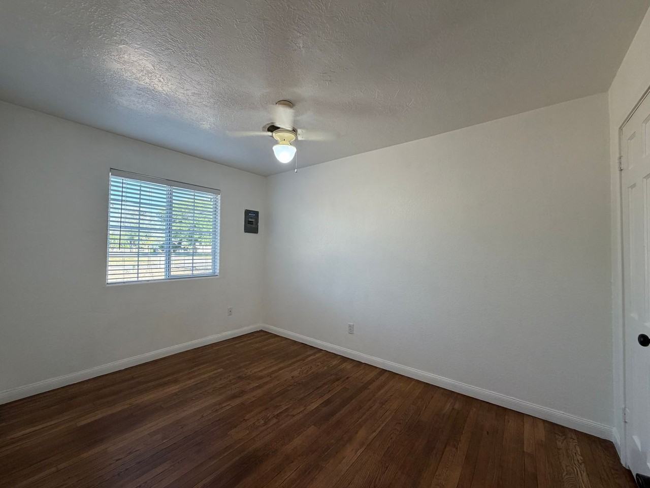 1744 N Ohio Ave - Photo 6 of 9