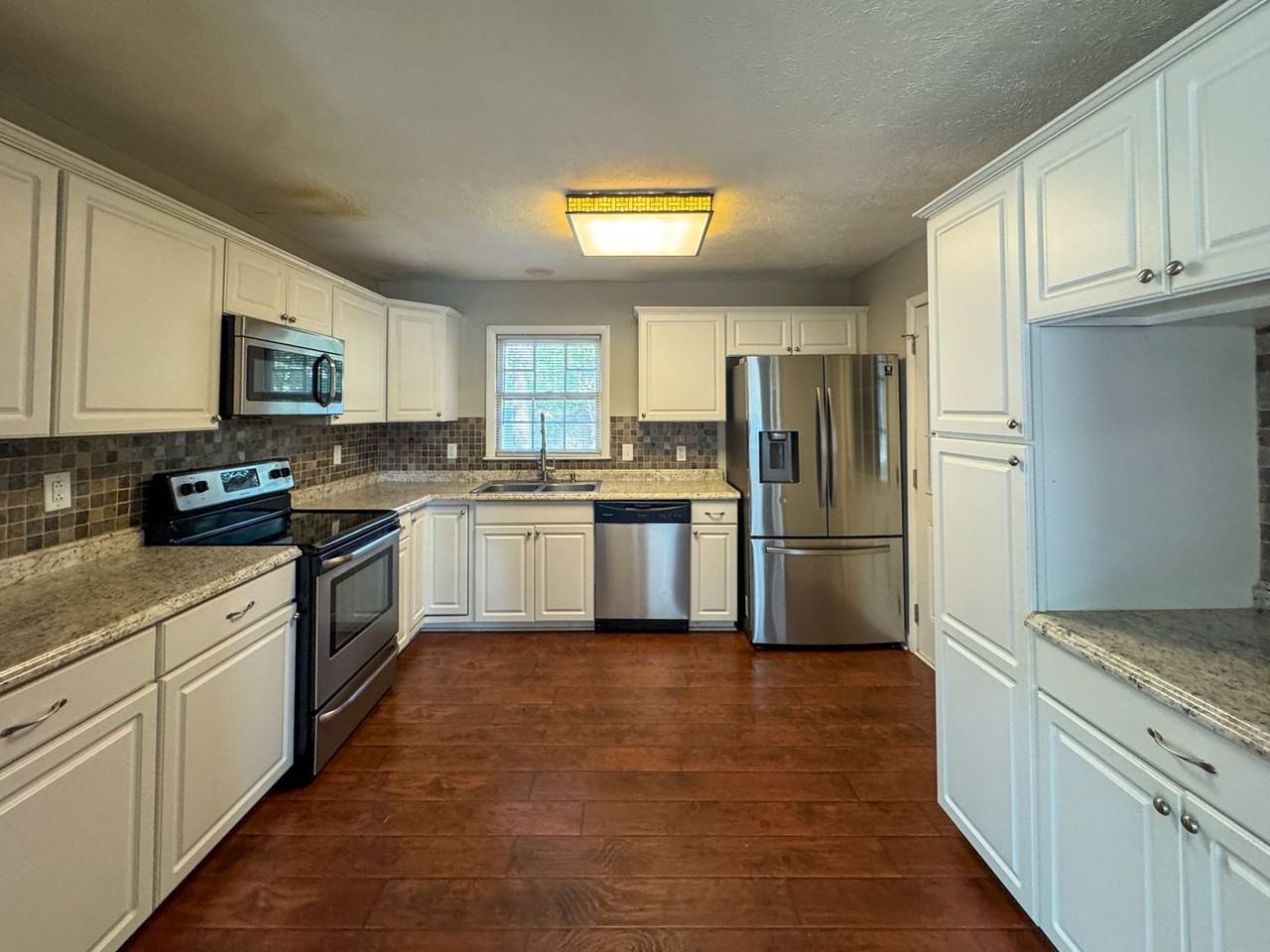 604 Bangor Ct - Photo 3 of 20