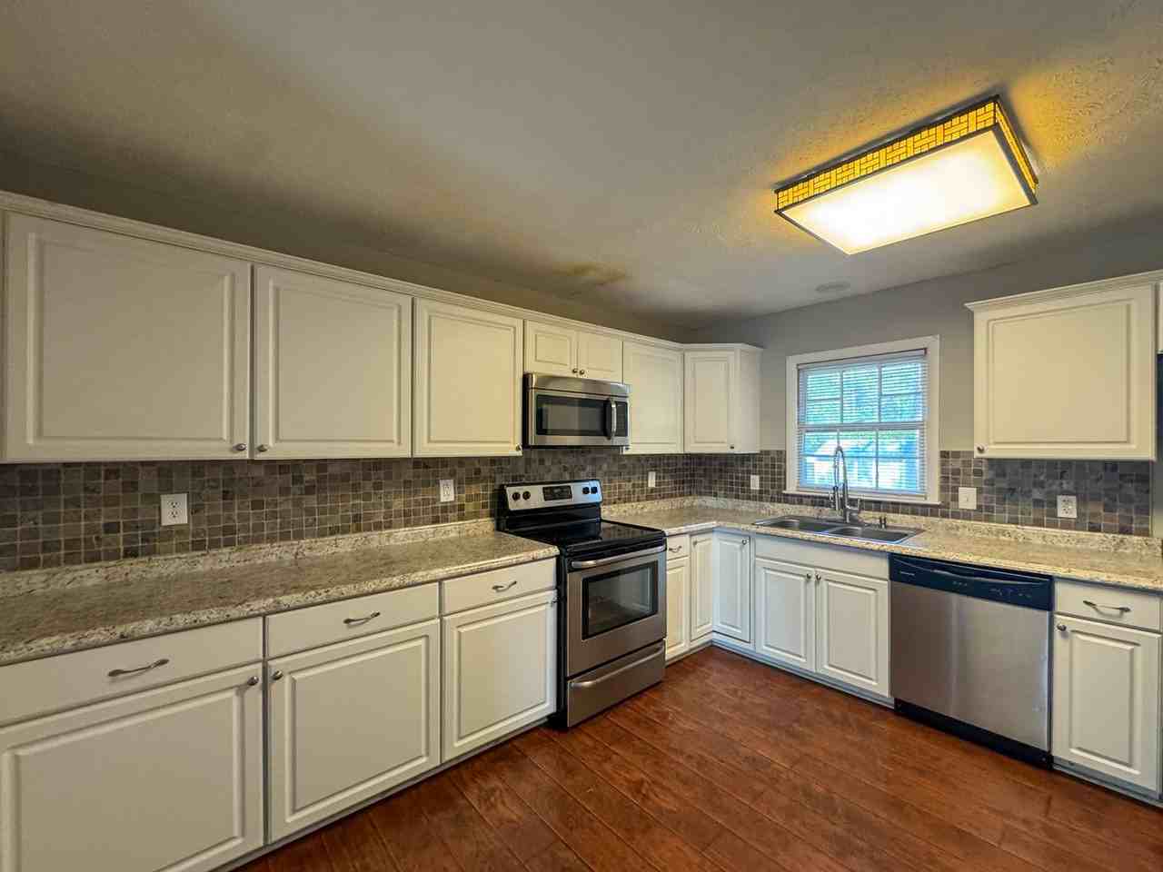 604 Bangor Ct - Photo 4 of 20