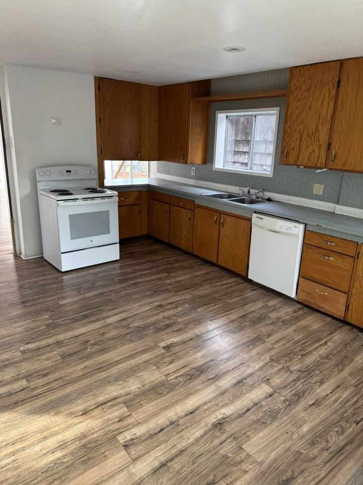 905 Ingersoll St - Photo 3 of 10