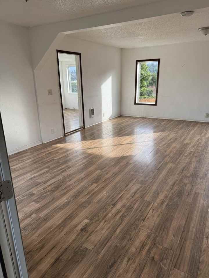 905 Ingersoll St - Photo 7 of 10