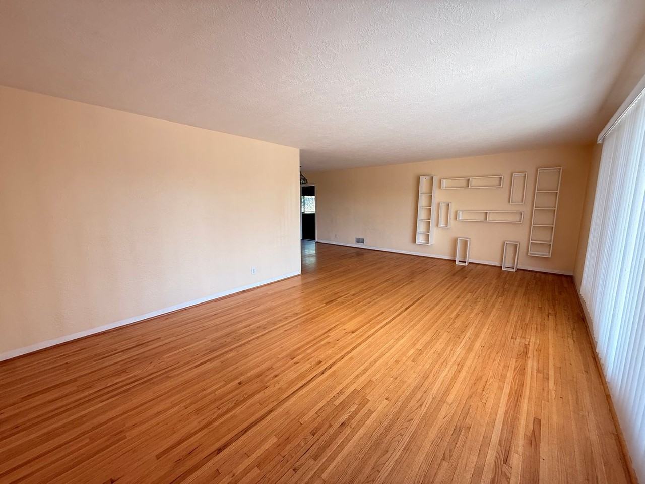 1818 Washington St Ne - Photo 3 of 22