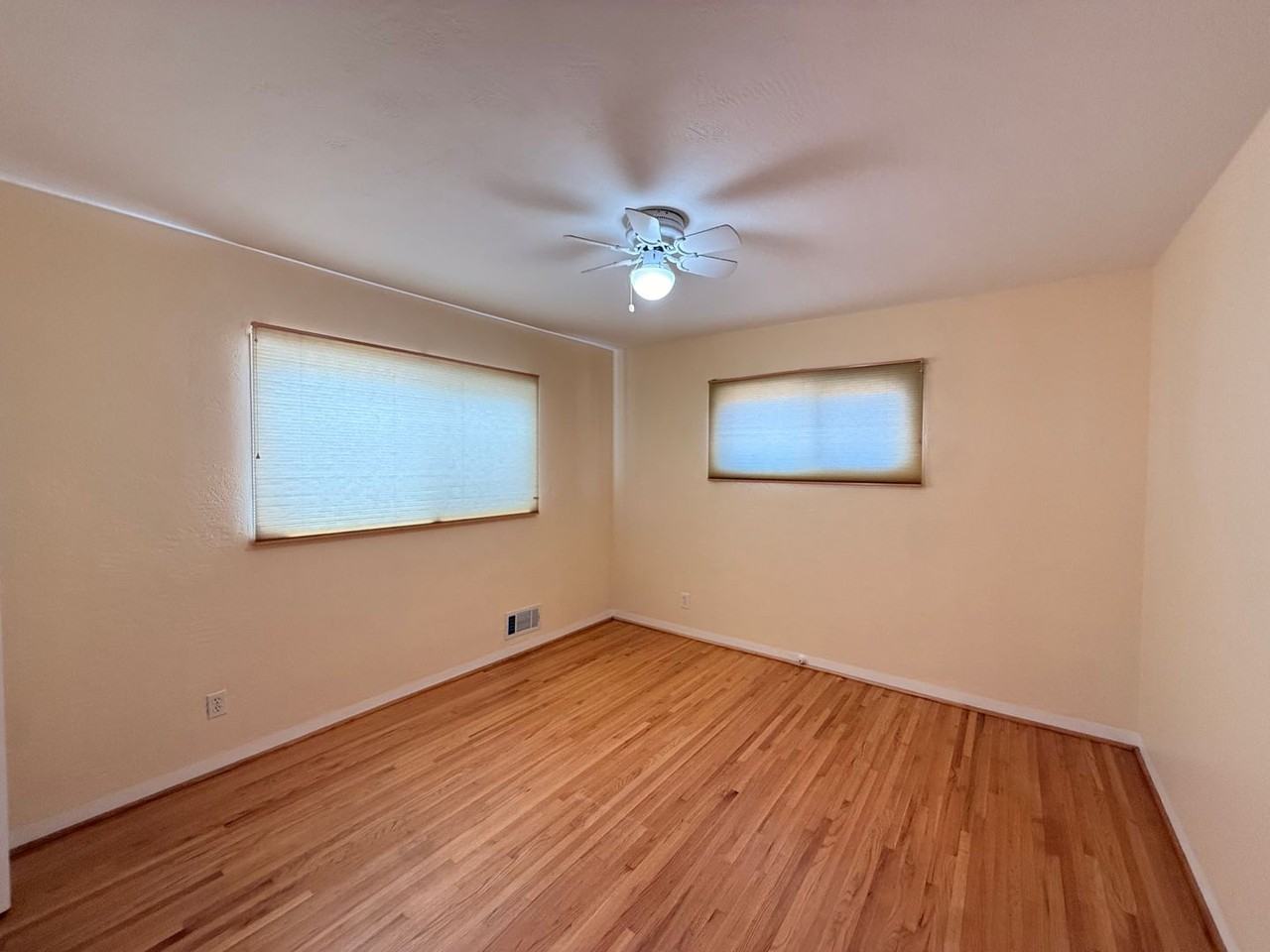 1818 Washington St Ne - Photo 4 of 22