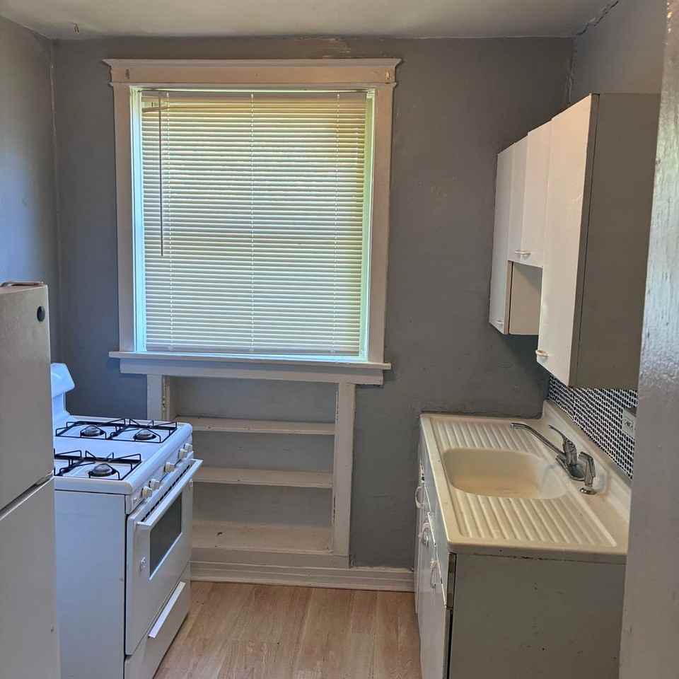 3700 S Broadway - Photo 4 of 10