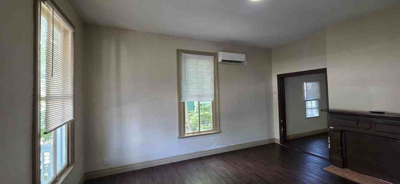 2213 Avenue K - Photo 2 of 9