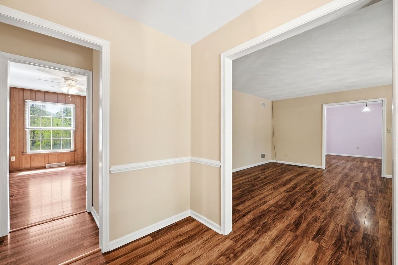 5757 Heards Mountain Rd - Photo 3 of 44