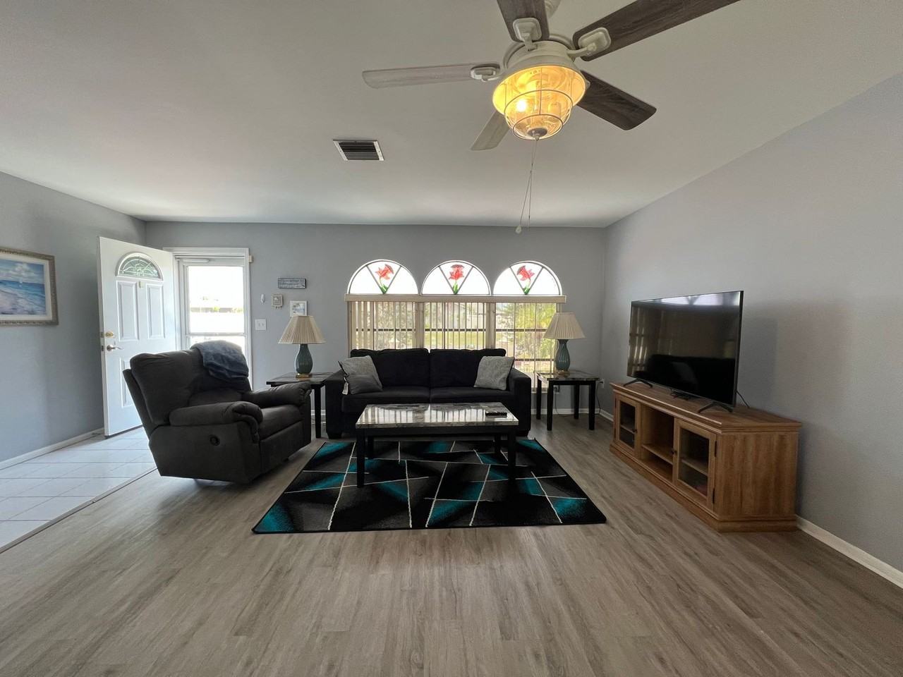 2421 Ivanhoe St - Photo 5 of 38