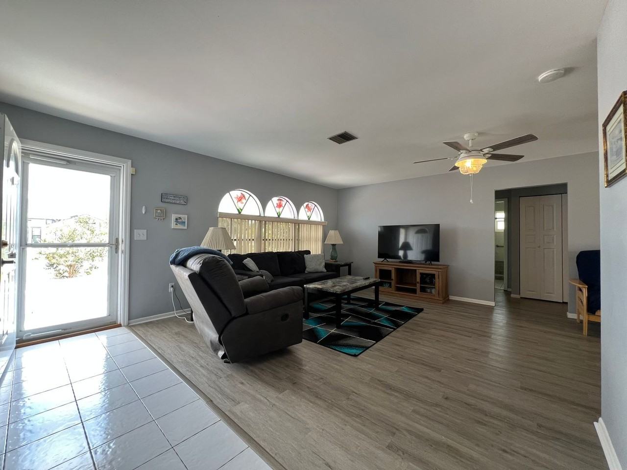 2421 Ivanhoe St - Photo 6 of 38