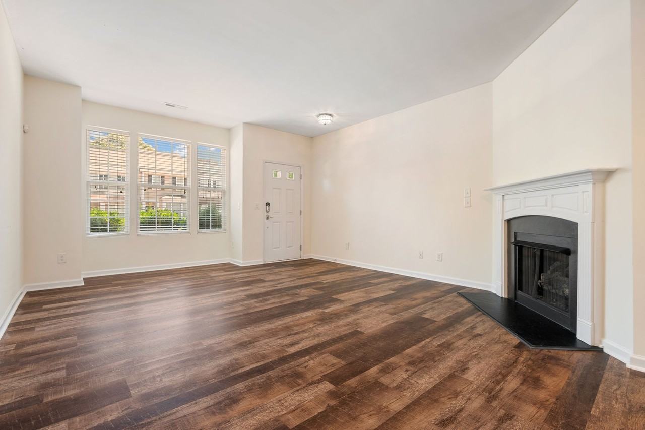 605 Cupola Dr - Photo 4 of 23