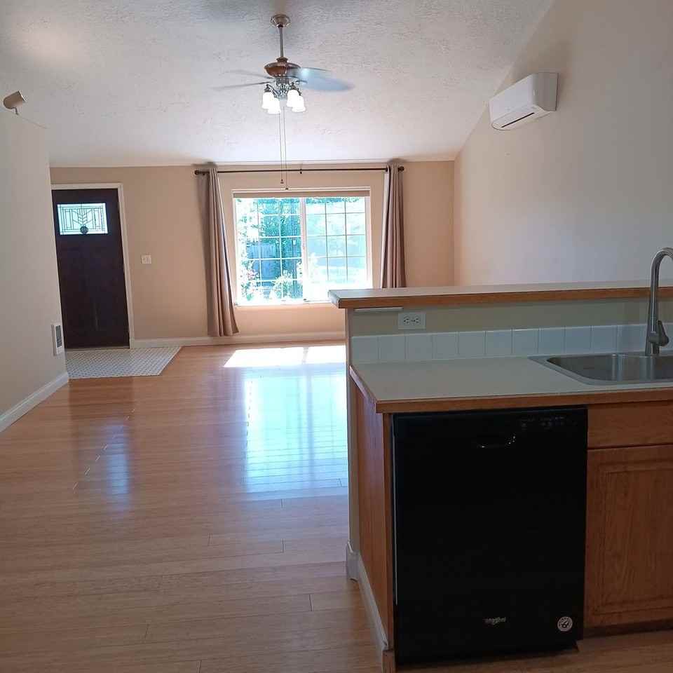 1239 Briar Rd - Photo 3 of 31