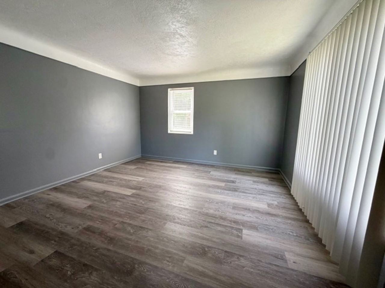 5944 Marseilles St - Photo 5 of 17